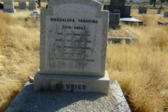 De Vries, Magdalena Francina nee Roos born 27 December 1875 died 27 July 1851