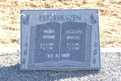 Esterhuizen, Willem Antonie born 21 February 1986 died 16 July 1987 + Magdalena Francina born 07 September 1905 died 06 September 1988