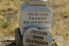 Oosthuizen, Frederick Simon born 16 August 1912 died 22 November 1927