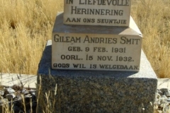 Smit, Gileam Andries born 09 February 1931 died 15 November 1932