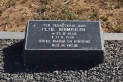 Vermuelen, Petie born 27 August 1905 died 17 August 1980