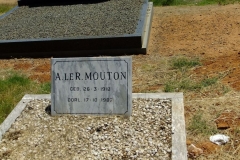 Mouton, A. Le R.
