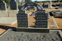 Mans, Willem Frederick born 02 December 1916 died 18 March 1985 and Maria Magaretha nee Nel born 12 March 1916 died 18 March 2002
