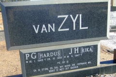 Van Zyl, P Gerhardus born 16 January 1949 died 29 October 1986 and Rika born 18 June 1947