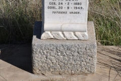 Louw, JA born 24 February 1880 died 20 September 1949