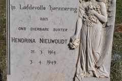 Niewoudt, Hendrina born 21 March 1914 died 03 April 1949