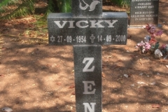 Zeni, Vicky