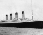 Oudtshoorn ostrich feathers